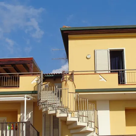Casa Con Terrazzo E Scala Diretta Sul Mare Apartment *